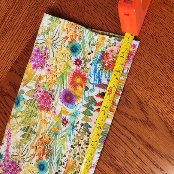 J. CREW Toothpick pants. Size 28. Ankle length. Really fun spring pattern. - Picture 5 of 7